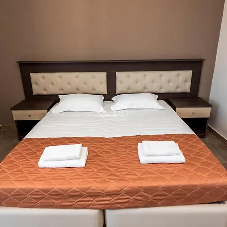 Belvedere 4* Achladies (Skiathos)